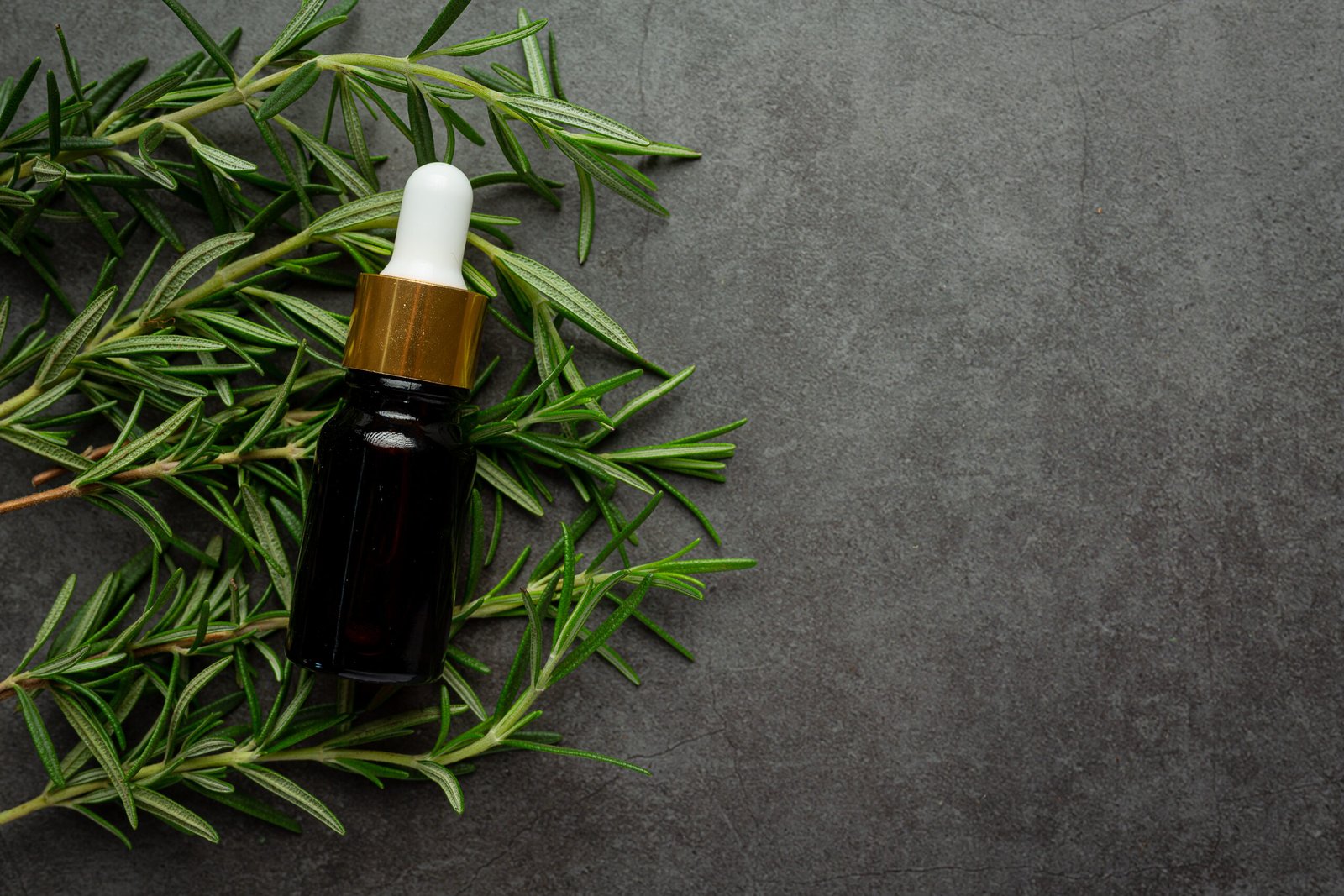 Rosemary dropper with oil
